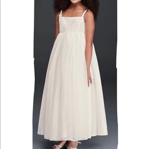 David’s Bridal OP212 Soft white lace tulle layered flower girl dress size 3